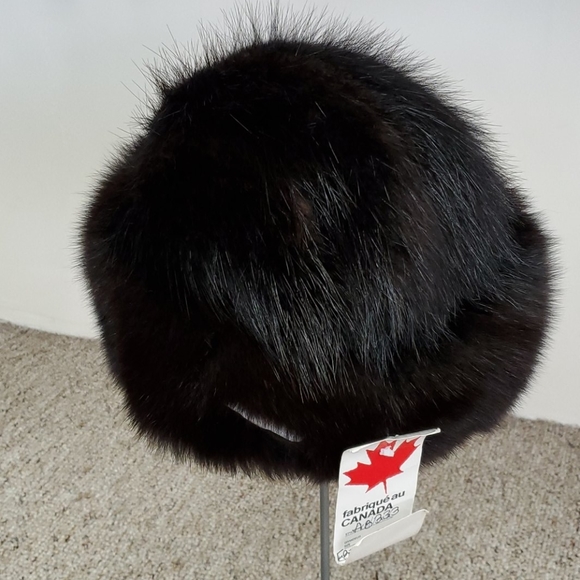 Beaver Fur Hat with Fox Fur Trim - Picture 3 of 3